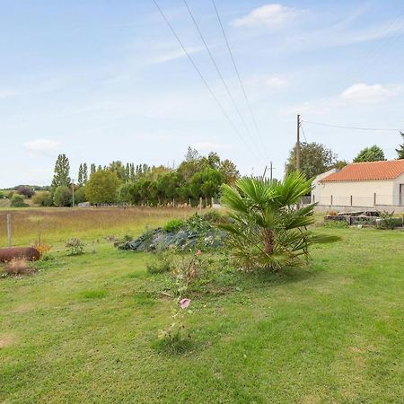 Appartement Accueillant A Mortagne Sur Gironde 45 M² Terrasse Luaran gambar