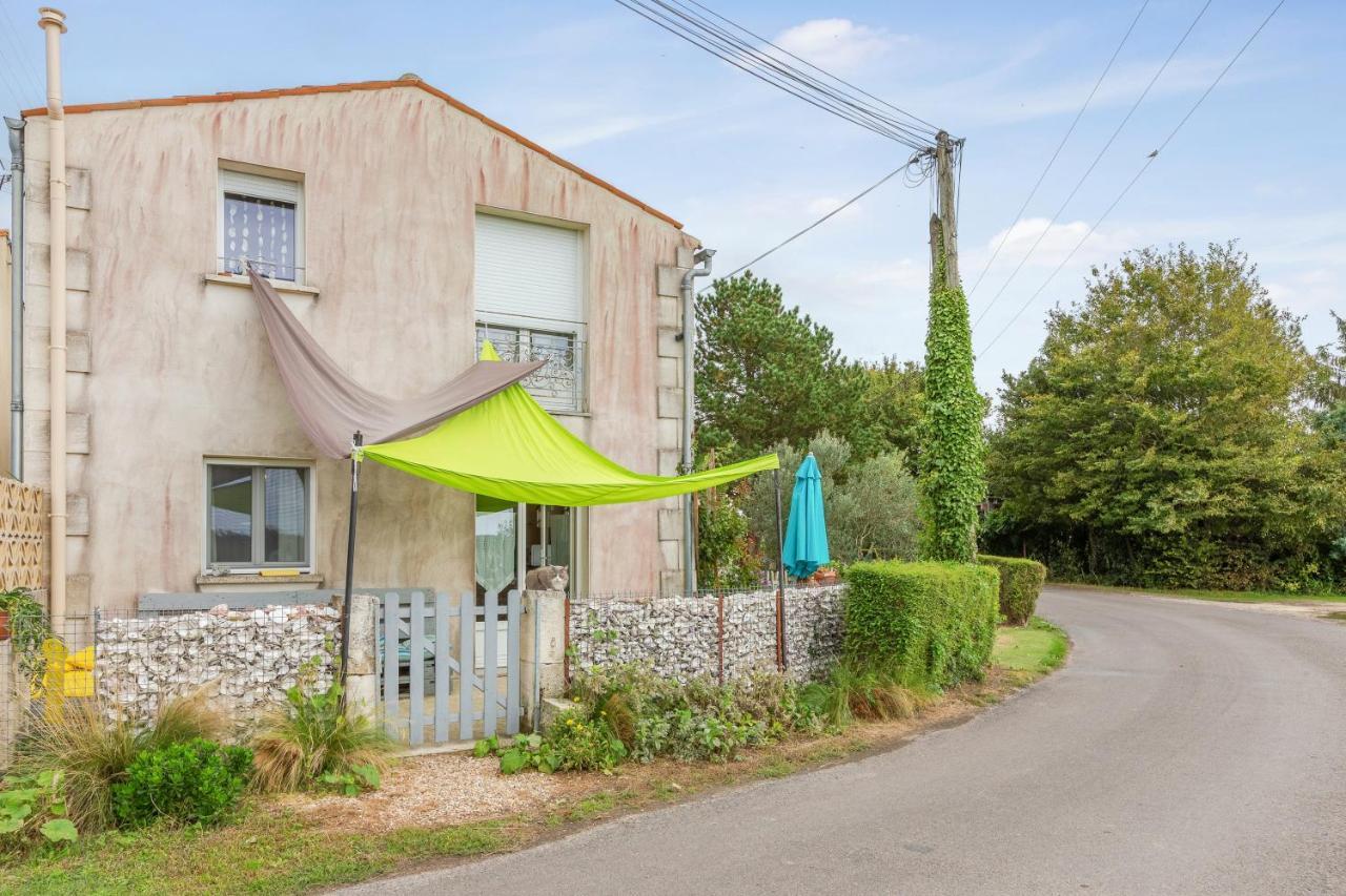 Appartement Accueillant A Mortagne Sur Gironde 45 M² Terrasse Luaran gambar