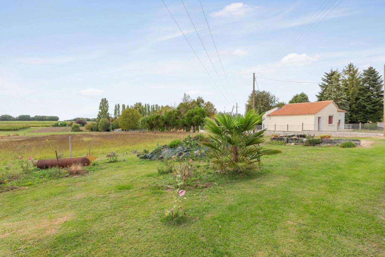 Appartement Accueillant A Mortagne Sur Gironde 45 M² Terrasse Luaran gambar